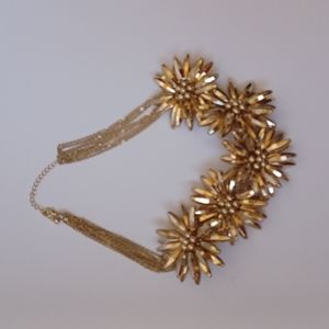 Flower Necklece.